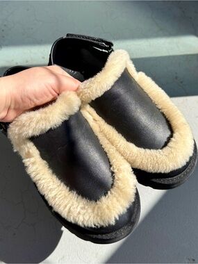 UGG Esmee Leather Platform Clog